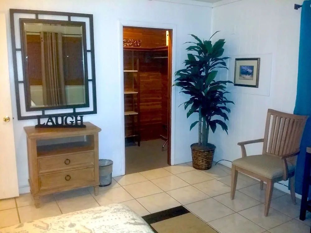 Old Town Suites Key West Guest house