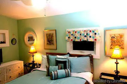 Old Town Suites Key West Guest house